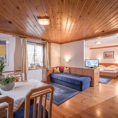 Edelweiss Lounge Restaurant Pizza Cafe Billard Pensión