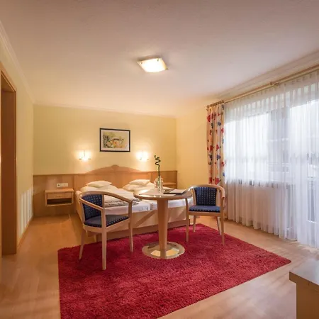 Edelweiss Lounge Restaurant Pizza Cafe Billard Maison d'hôtes 3*