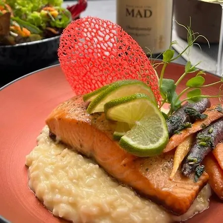 Edelweiss Lounge Restaurant Pizza Cafe Billard Maison d'hôtes