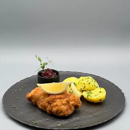 בית הארחה Edelweiss Lounge Restaurant Pizza Cafe Billard מאיירהופן