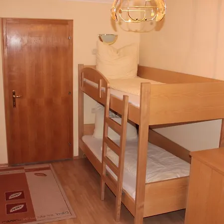 Edelweiss Lounge Restaurant Pizza Cafe Billard בית הארחה מאיירהופן