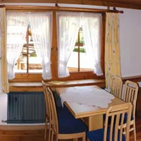 Edelweiss Lounge Restaurant Pizza Cafe Billard בית הארחה מאיירהופן