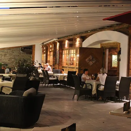 Edelweiss Lounge Restaurant Pizza Cafe Billard מאיירהופן