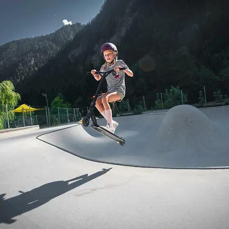 בית הארחה Edelweiss Lounge Restaurant Pizza Cafe Billard מאיירהופן