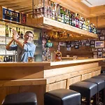 Edelweiss Lounge Restaurant Pizza Cafe Billard 게스트하우스 메이른호픈