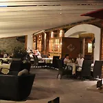 Edelweiss Lounge Restaurant Pizza Cafe Billard 메이른호픈
