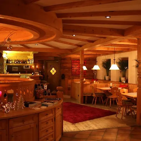 Casa de hóspedes Edelweiss Lounge Restaurant Pizza Cafe Billard 3*